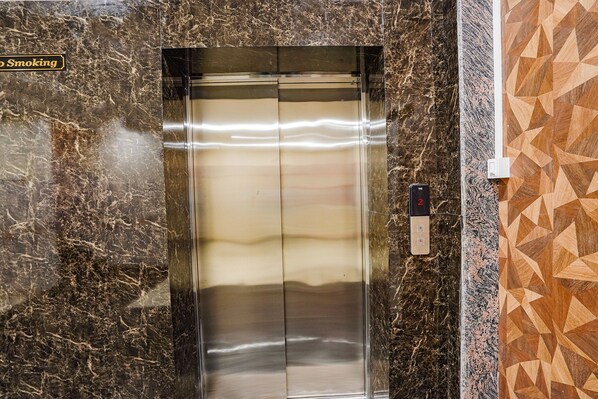 Elevator - Fabhotel Rs Residency (Varanasi)