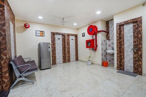 Lobby - Fabhotel Rs Residency (Varanasi)