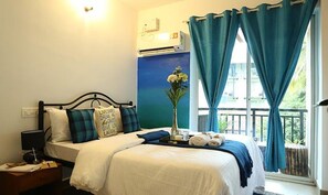 Egyptian cotton sheets, premium bedding, in-room safe, free WiFi - Fabexpress Bella Vista (Candolim)
