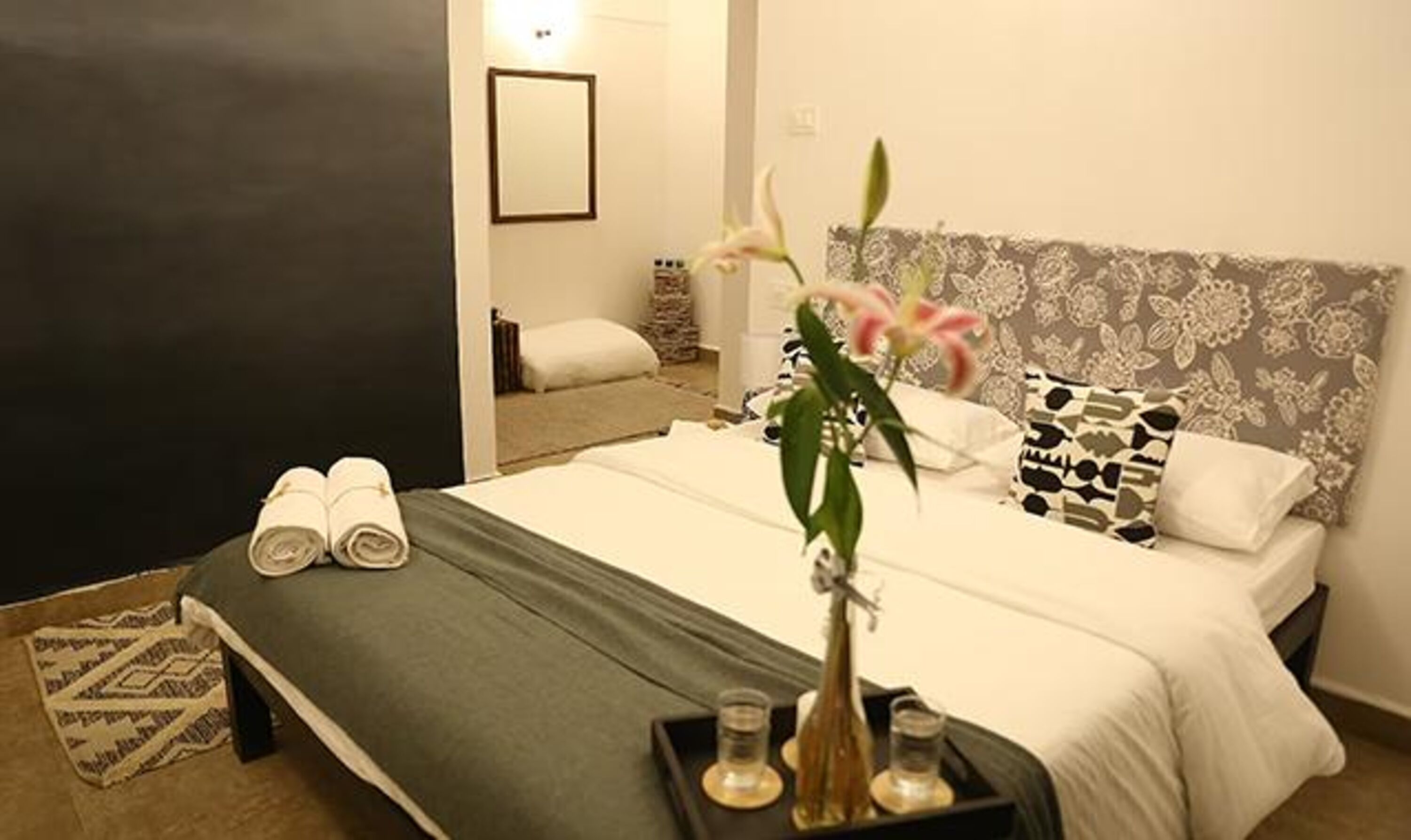 Egyptian cotton sheets, premium bedding, in-room safe, free WiFi