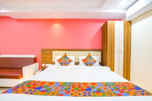 Egyptian cotton sheets, premium bedding, in-room safe, free WiFi