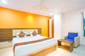 Egyptian cotton sheets, premium bedding, in-room safe, free WiFi - Fabhotel Prime Syn Grand (Hyderabad)
