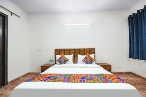 Egyptian cotton sheets, premium bedding, in-room safe, free WiFi
