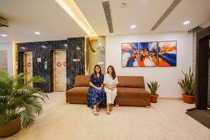Lobby - Fabexpress Seven Heaven (New Delhi)