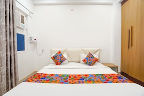 Egyptian cotton sheets, premium bedding, in-room safe, free WiFi