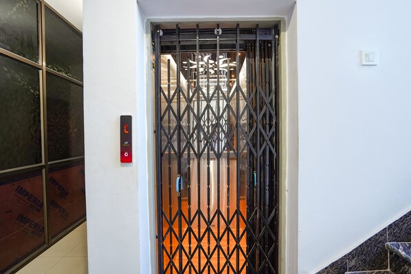 Lobby - Fabhotel Sk Residency (Varanasi)