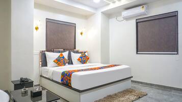 Egyptian cotton sheets, premium bedding, in-room safe, free WiFi