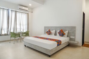 Deluxe Room | Egyptian cotton sheets, premium bedding, in-room safe, free WiFi - Fabhotel Irra Executive (Sasvad)