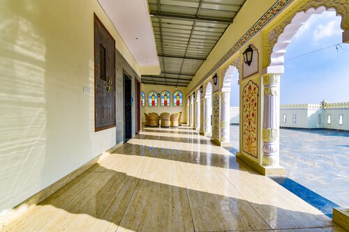 Fabhotel Bungalow 18