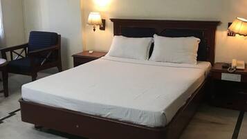 Egyptian cotton sheets, premium bedding, free WiFi, bed sheets