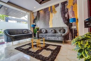 Lobby sitting area - Fabhotel Olive Stay Inn (Nagpur)