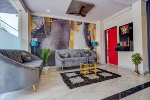 Lobby sitting area - Fabhotel Olive Stay Inn (Nagpur)