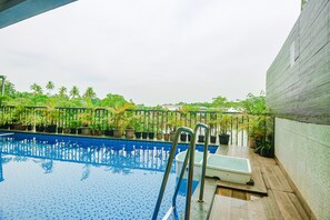 Hồ bơi trong nhà 