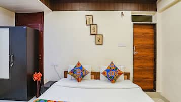 Family Room, 1 King Bed | Egyptian cotton sheets, premium bedding, free WiFi, bed sheets