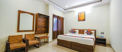 Egyptian cotton sheets, premium bedding, free WiFi, bed sheets