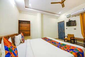 Egyptian cotton sheets, premium bedding, free WiFi, bed sheets