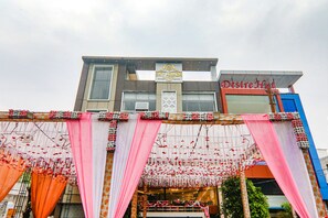 Exterior - Fabhotel Sky Awadh (Lucknow)