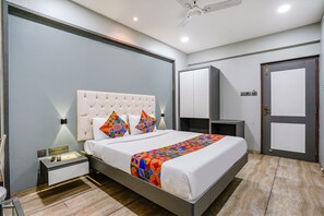 Egyptian cotton sheets, premium bedding, in-room safe, free WiFi - Hotels Grand Inn (Navi Mumbai)