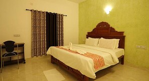 Egyptian cotton sheets, premium bedding, in-room safe, soundproofing - Fabhotel Prime Moon Hill Resorts (Devikolam)