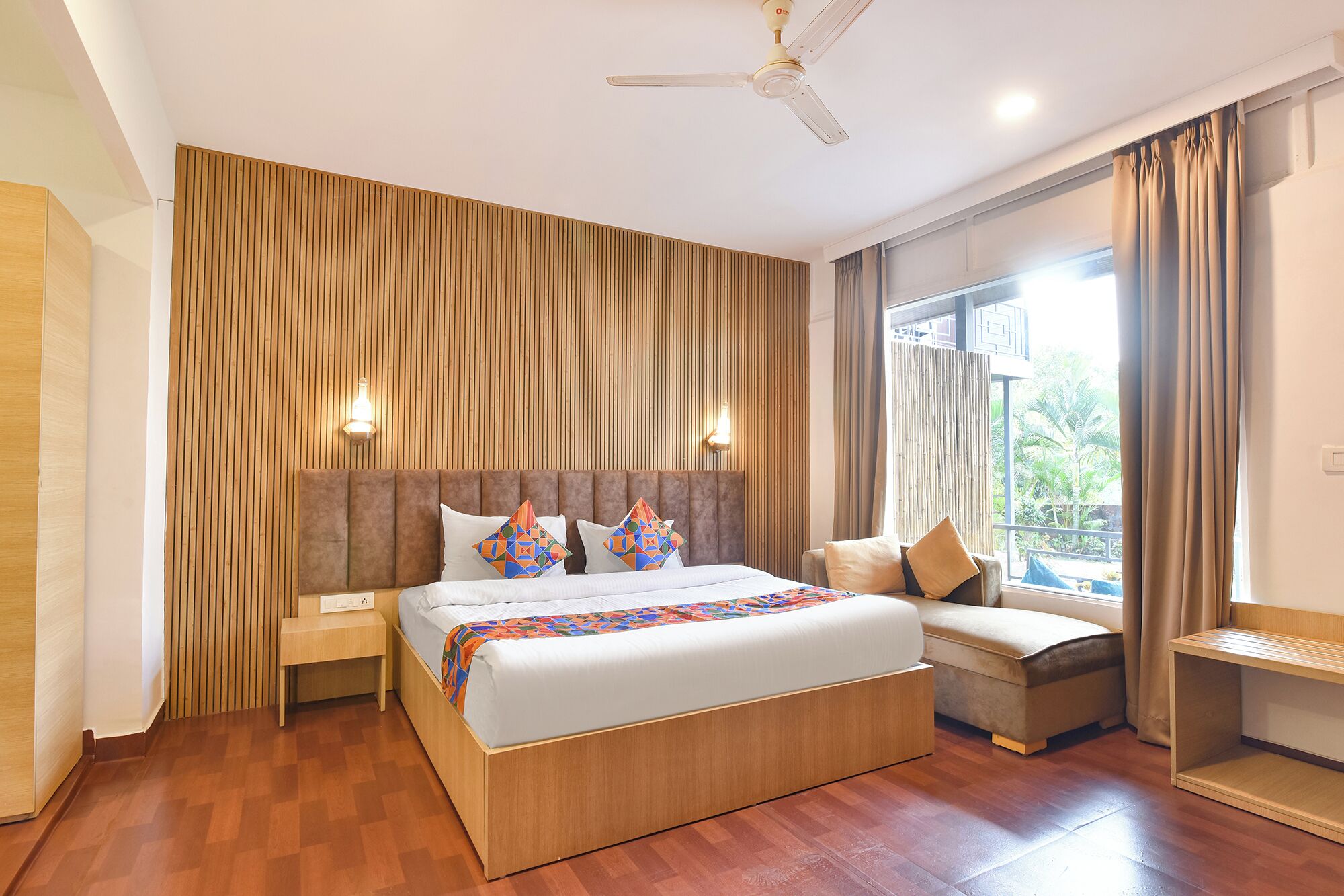Egyptian cotton sheets, premium bedding, in-room safe, free WiFi