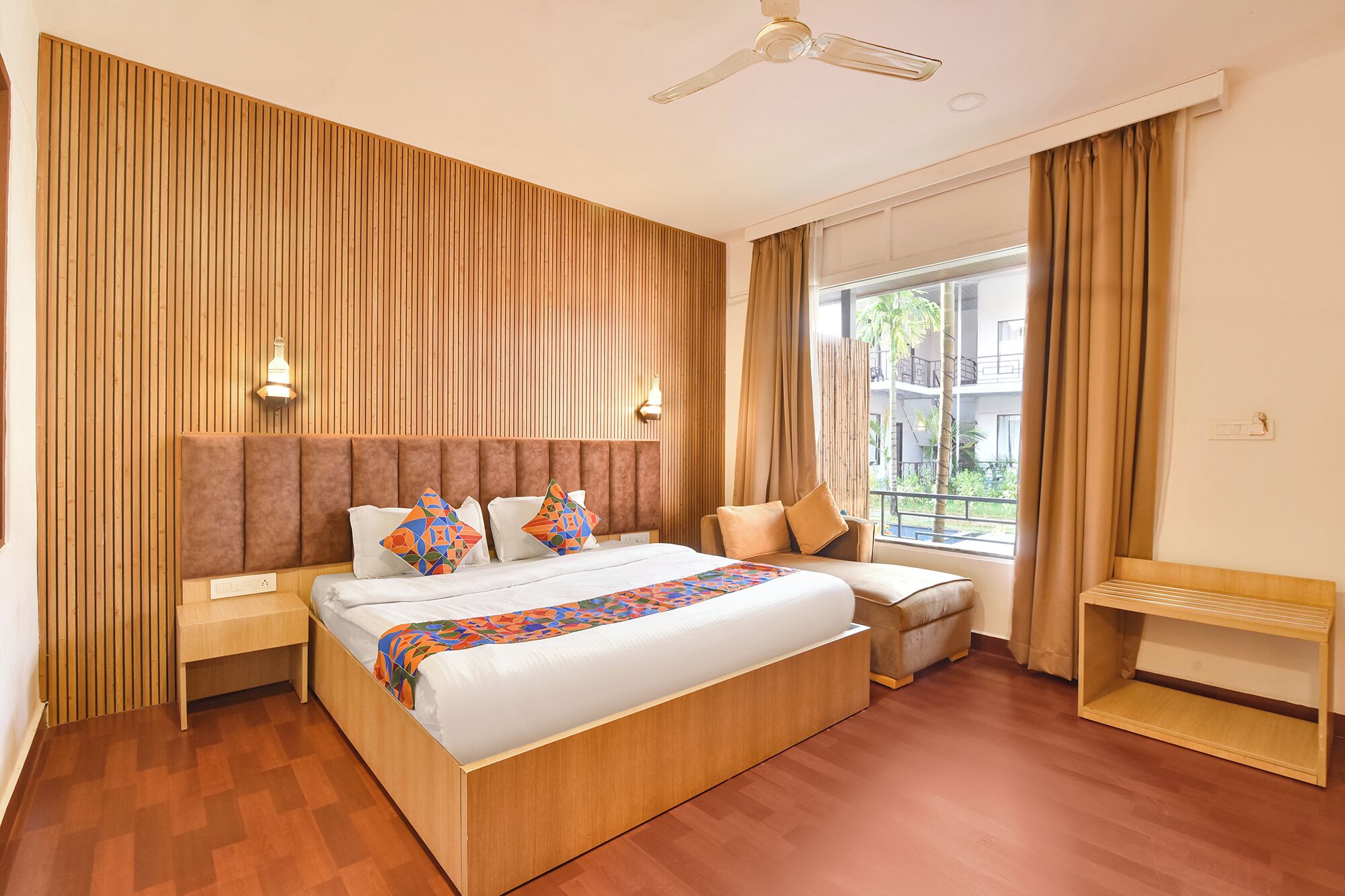 Egyptian cotton sheets, premium bedding, in-room safe, free WiFi