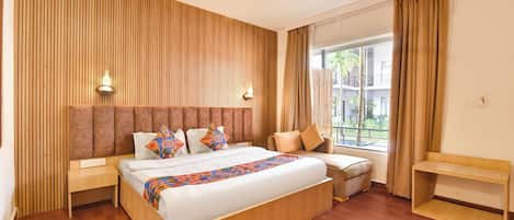 Egyptian cotton sheets, premium bedding, in-room safe, free WiFi