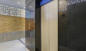 Lobby - Fabexpress The Trinity Woods (Bengaluru)