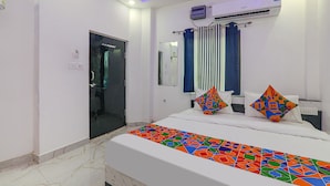 Deluxe Room - Fabexpress Hanuman Ji (Faizabad)