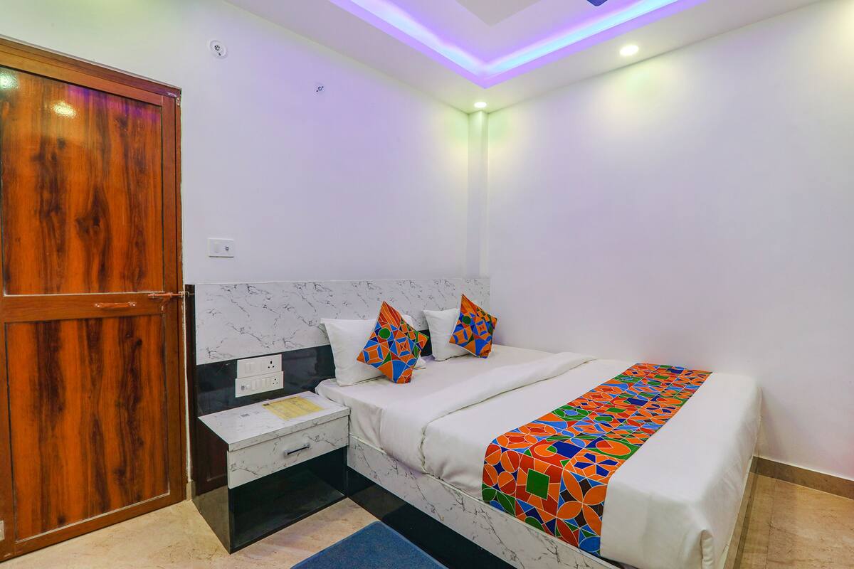 Premium Room | Egyptian cotton sheets, premium bedding, in-room safe, free WiFi