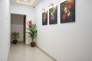 Lobby - Fabhotel White House Inn (Pune)