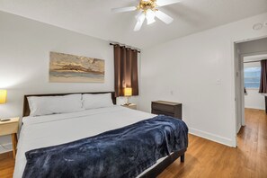 4 bedrooms, desk, iron/ironing board, travel cot