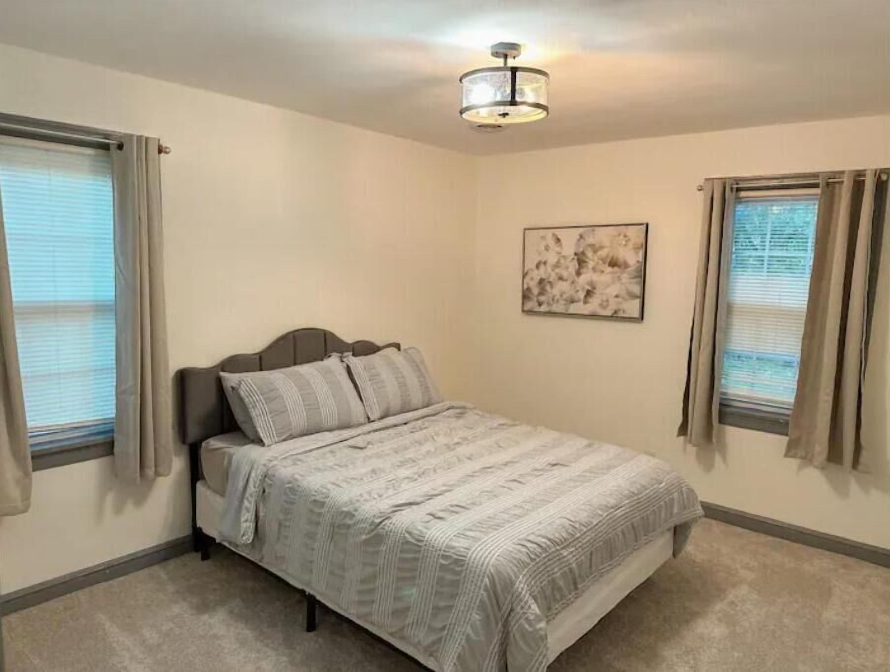 2 多间卧室、熨斗/熨衣板、WiFi、床单