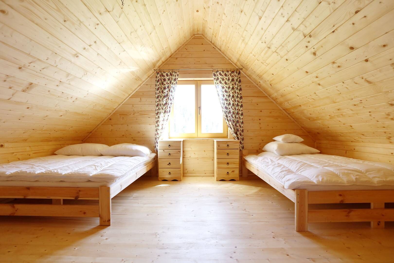 2 slaapkamers, reisbedje, wifi, beddengoed