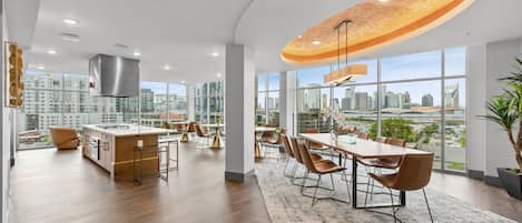 Luxury Apartment | Shared kitchen | Coffee/tea maker