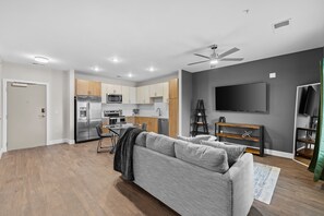 Living area - Platinum Suite Penthouse Suite The Gulch (Nashville)