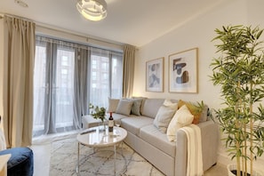 Apartment | Living area - Beautiful 1-bed Apartment in Gloucester (Gloucester)