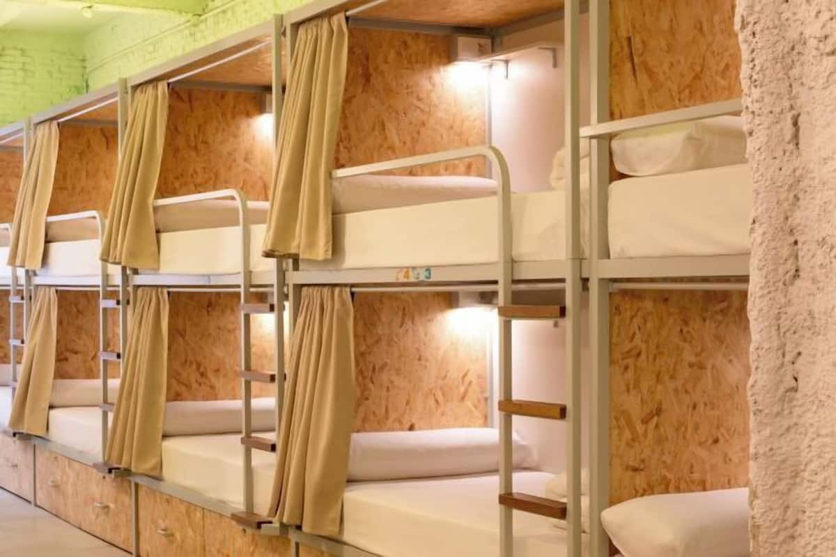 Blackout drapes, free WiFi, bed sheets