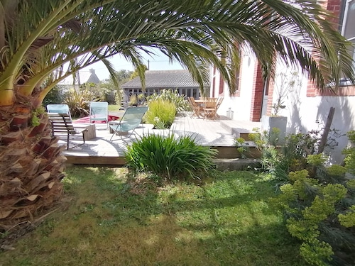 L'ancienne école du village, rénovée avec charme, entre mer et estuaire...