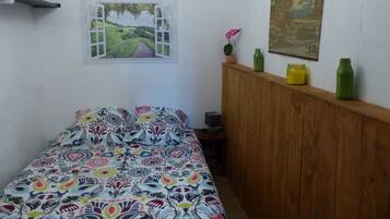 1 chambre, lit parapluie, Wi-Fi gratuit, draps fournis
