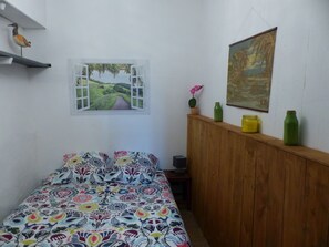 1 bedroom, travel cot, free WiFi, bed sheets