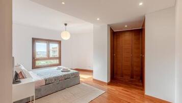 2 bedrooms, iron/ironing board, travel crib, WiFi