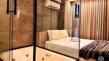 Luxury Suite | Individually furnished, free WiFi, bed sheets