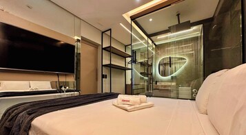 Suite Luxury | Wi-Fi gratuito, con arredamento individuale, lenzuola