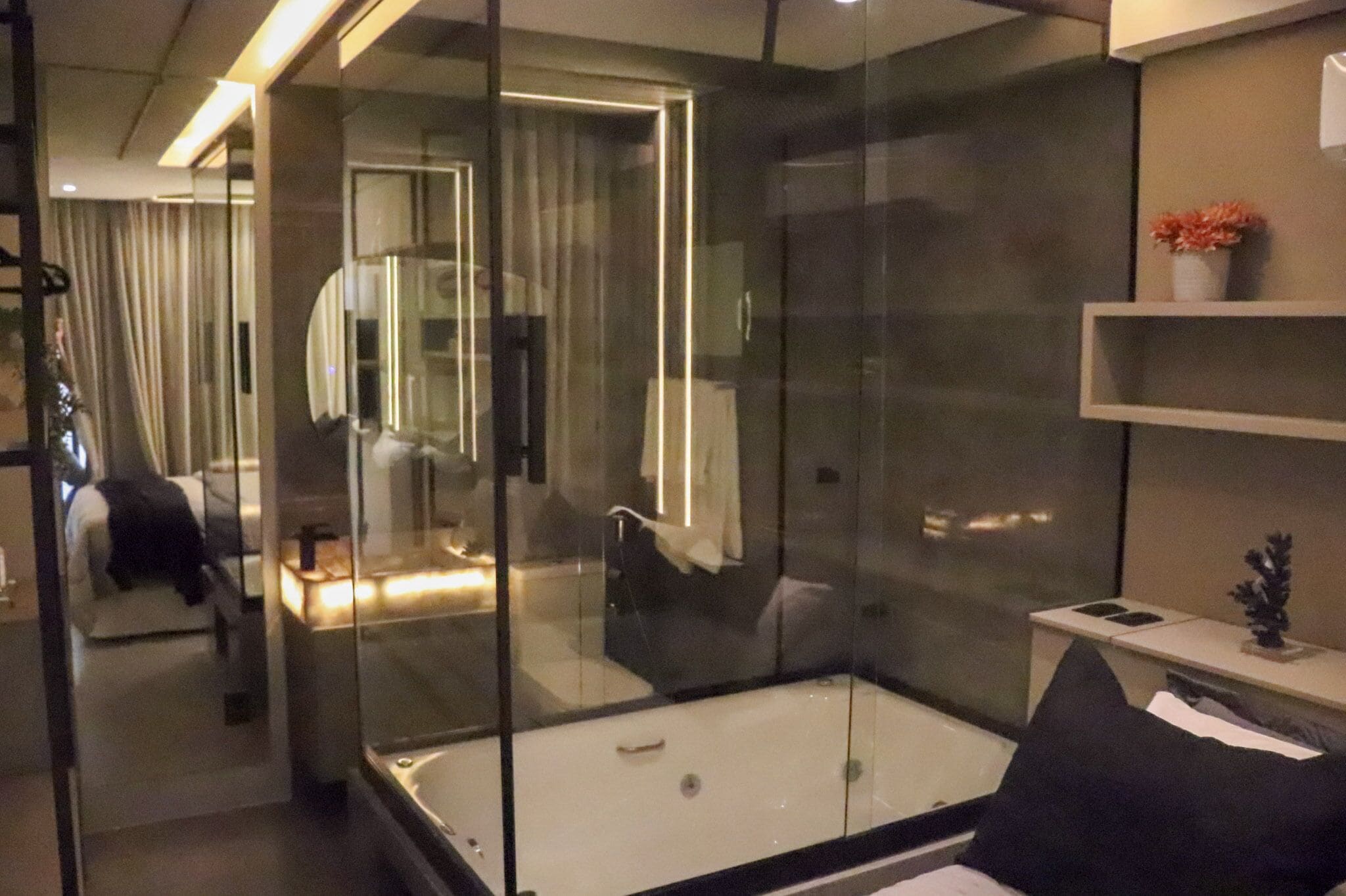 Private spa tub