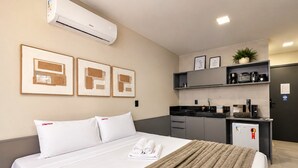 Basic Triple Room | WiFi (free), individually furnished, bed sheets - Co-House (João Pessoa)
