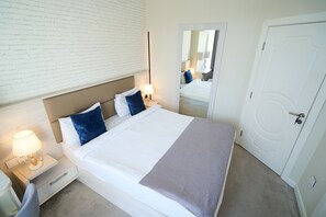 Standard Double Room | Iron/ironing board, free WiFi, bed sheets - Zimmer Boutique Hotel (Baku)
