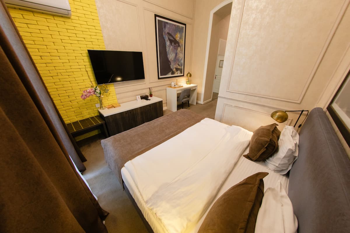 Kamar Double Comfort | Setrika/meja setrika, Wi-Fi gratis, dan seprai linen