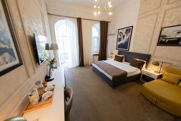 Premium Double Room | Iron/ironing board, free WiFi, bed sheets