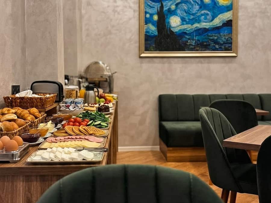 Daily buffet breakfast for a fee