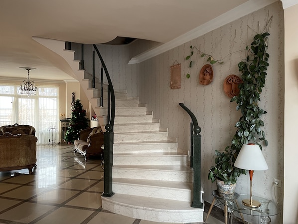 Interior - Bright & Modern 4BD apartment in Yerevan center
(Yerevan)